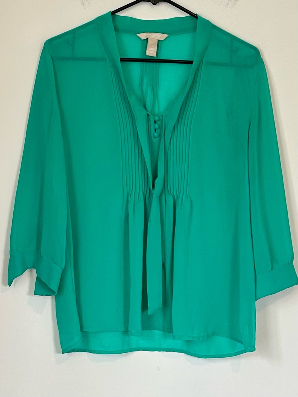 Banana Republic Emerald Green Tie-Neck Blouse - Size: Small